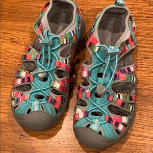 EUC Keen Whisper- girls rainbow